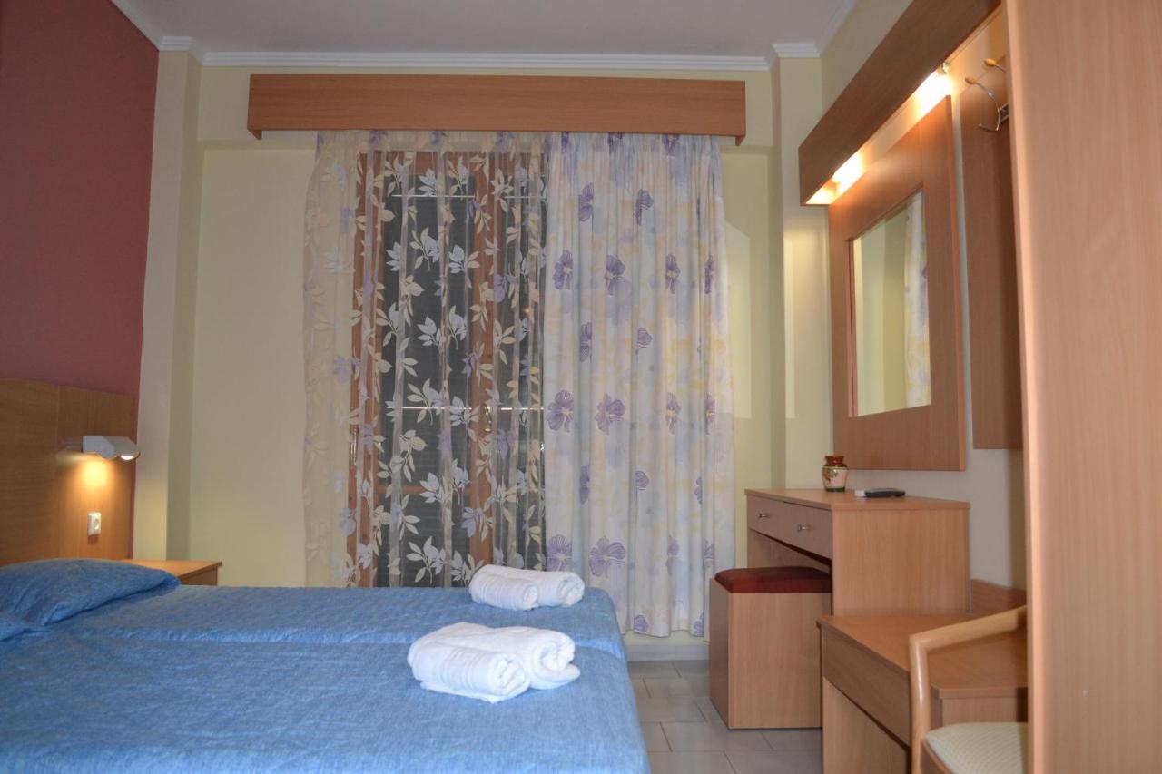 Apolafsi Aparthotel Lixouri Bagian luar foto