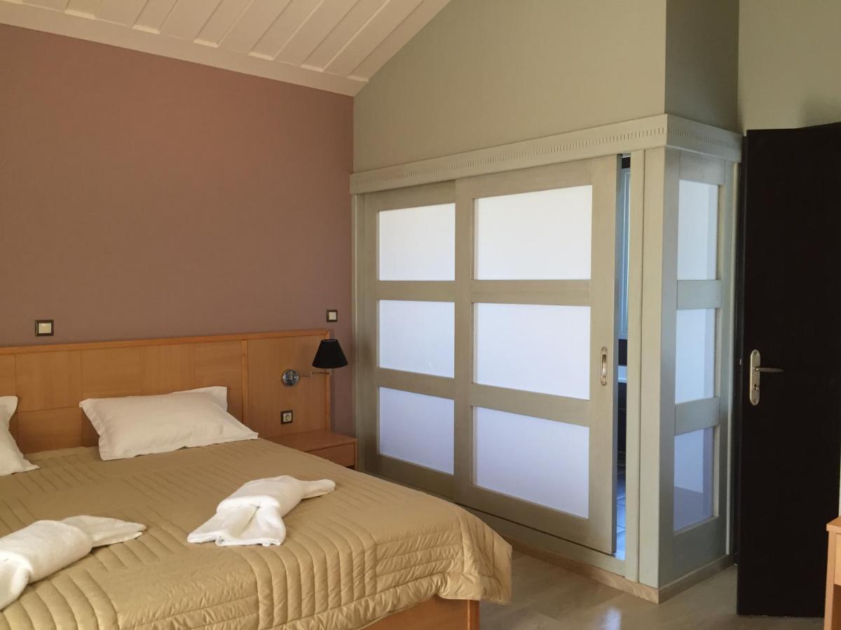 Apolafsi Aparthotel Lixouri Bagian luar foto