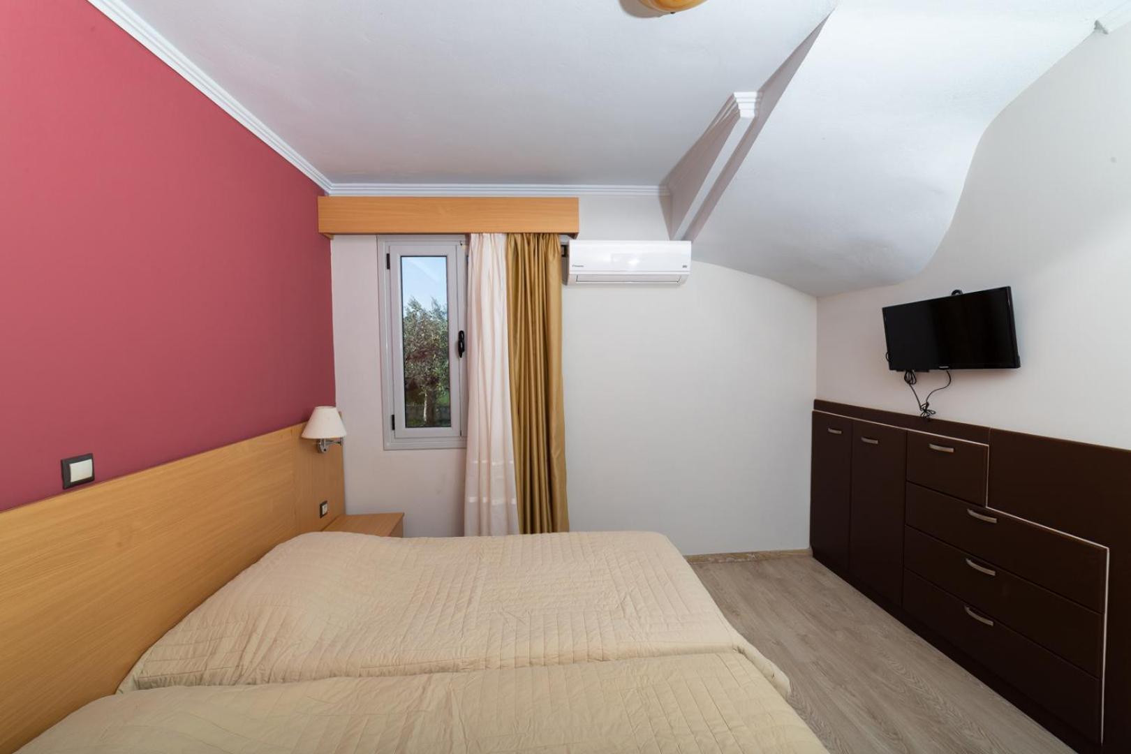 Apolafsi Aparthotel Lixouri Bagian luar foto